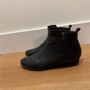 Blondo waterproof ankle boots, size 9, black